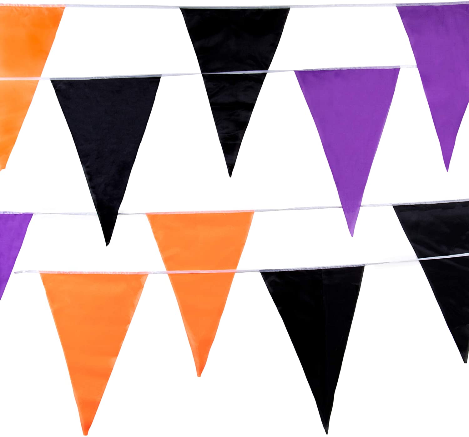 Tira de banderines triangulares para día de muertos o halloween en colores negro, naranja y morado con patrón salteado, guía de rafia negra, ideal para decoración de fiestas, negocios, ofrendas, y espacios interiores o exteriores, largo total 50m. Tira de banderines triangulares para día de muertos o halloween en colores negro, naranja y morado con patrón salteado, guía de rafia negra, ideal para decoración de fiestas, negocios, ofrendas, y espacios interiores o exteriores, largo total 50m.